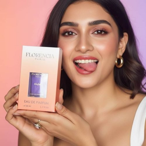 Warm_corner_A_playful_lifestyle_shot_of_a_young_stylish_woman_holding_a_Flore_e320bbb5-a46a-4406-8e28-ce5b5ae2c5ba (1)